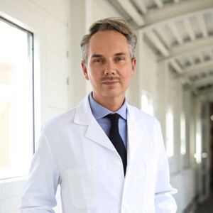 Dr. med. Alexander Browa - Leitender Arzt Chirurgie