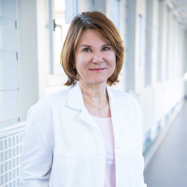 Dr. med. Anca Stauffacher - Leitende Ärztin & Leiterin Intensivstation